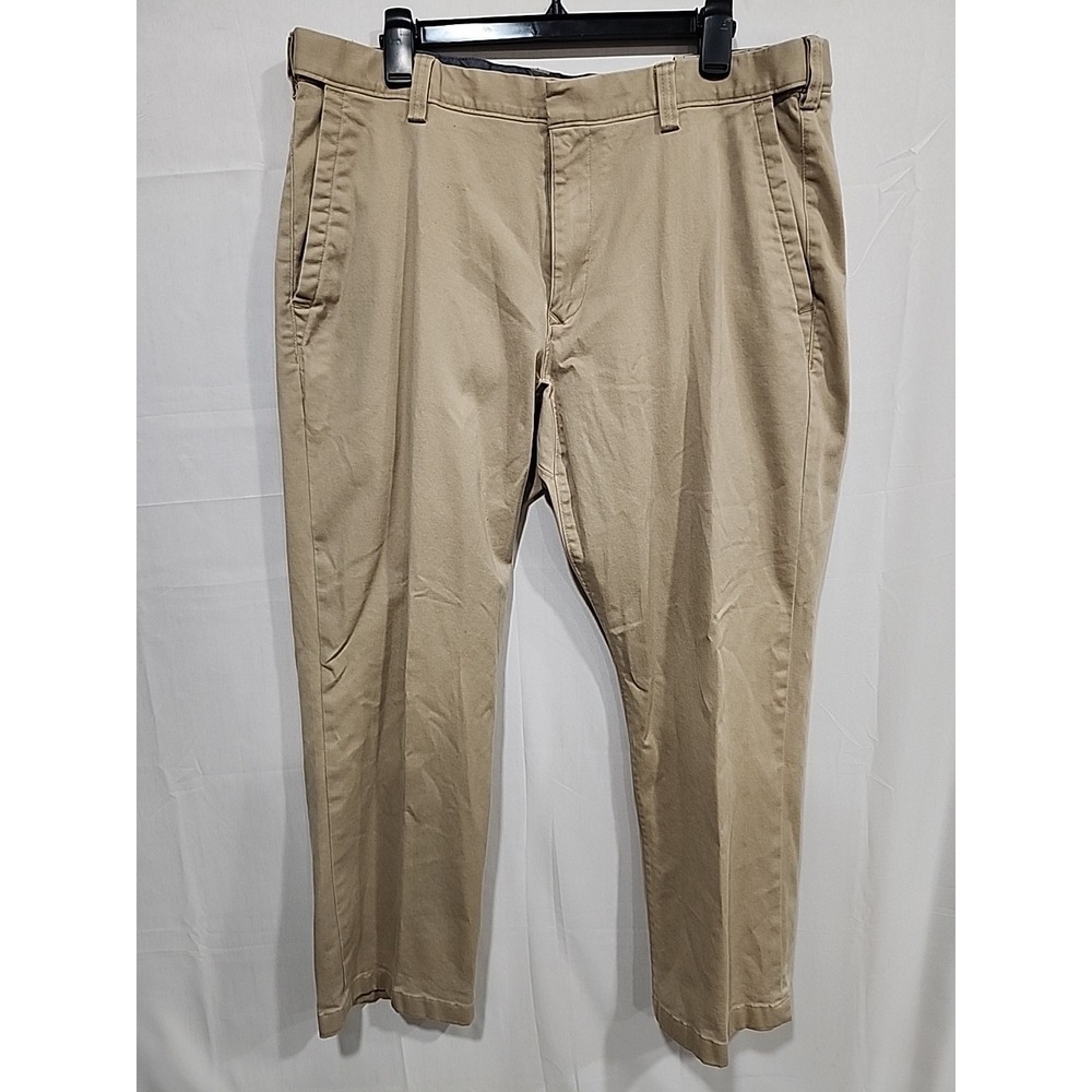 Duluth Trading Co Pants Mens 38x30, Beige‎ Class Act Wrinkle Fighter 4 Pocket